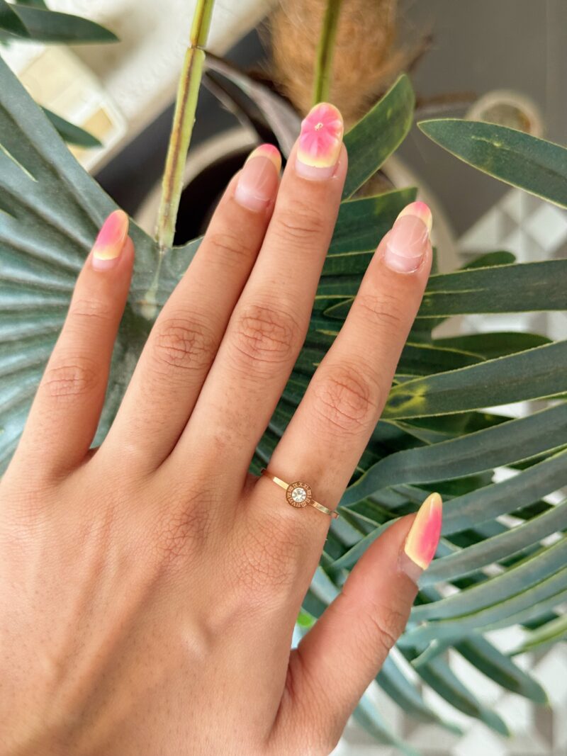 Roman Solitaire Ring (Rose Gold)