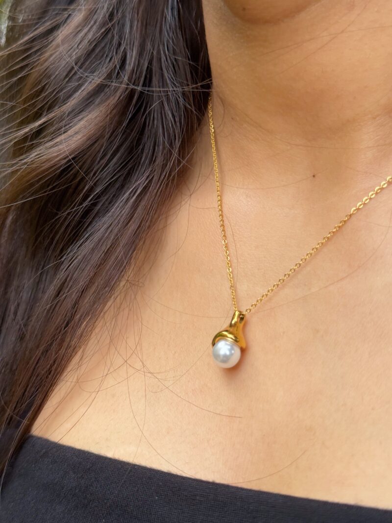 Small Pearl Necklace